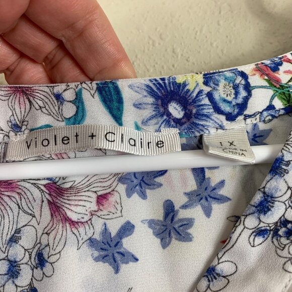 Violet + Claire Floral Fairy Bell Sleeve Blouse  - Size 1X - Picture 4 of 7